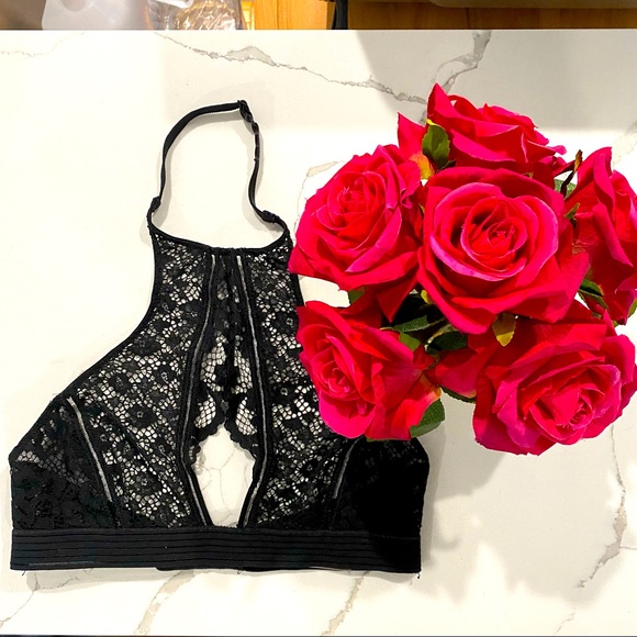 Victoria’s Secret Halter Bralette (Size S/P) 🌹 - Picture 4 of 11